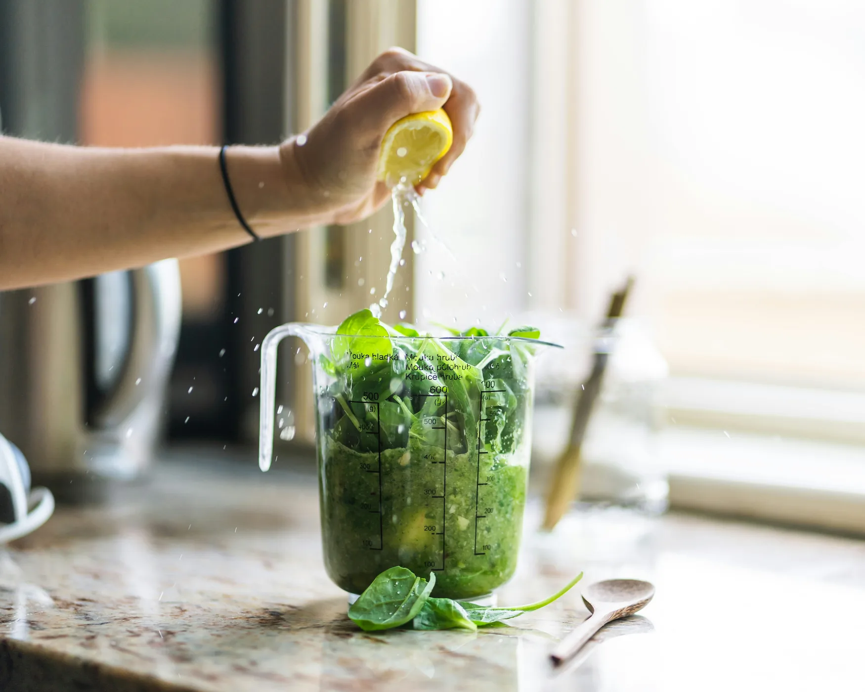 Fresh fruit and vegetables for colourful everyday nutrition